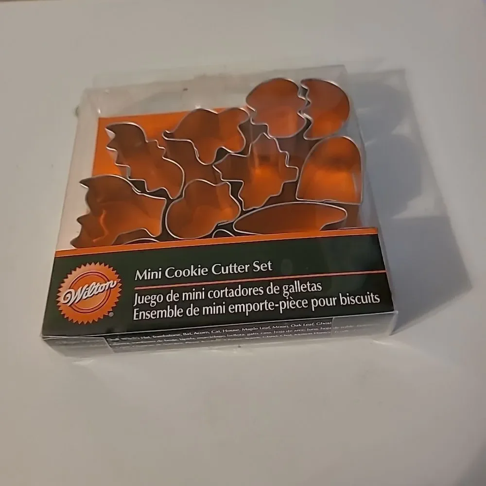 Wilton Mini Cookie Cutter Set - Picture 1 of 7